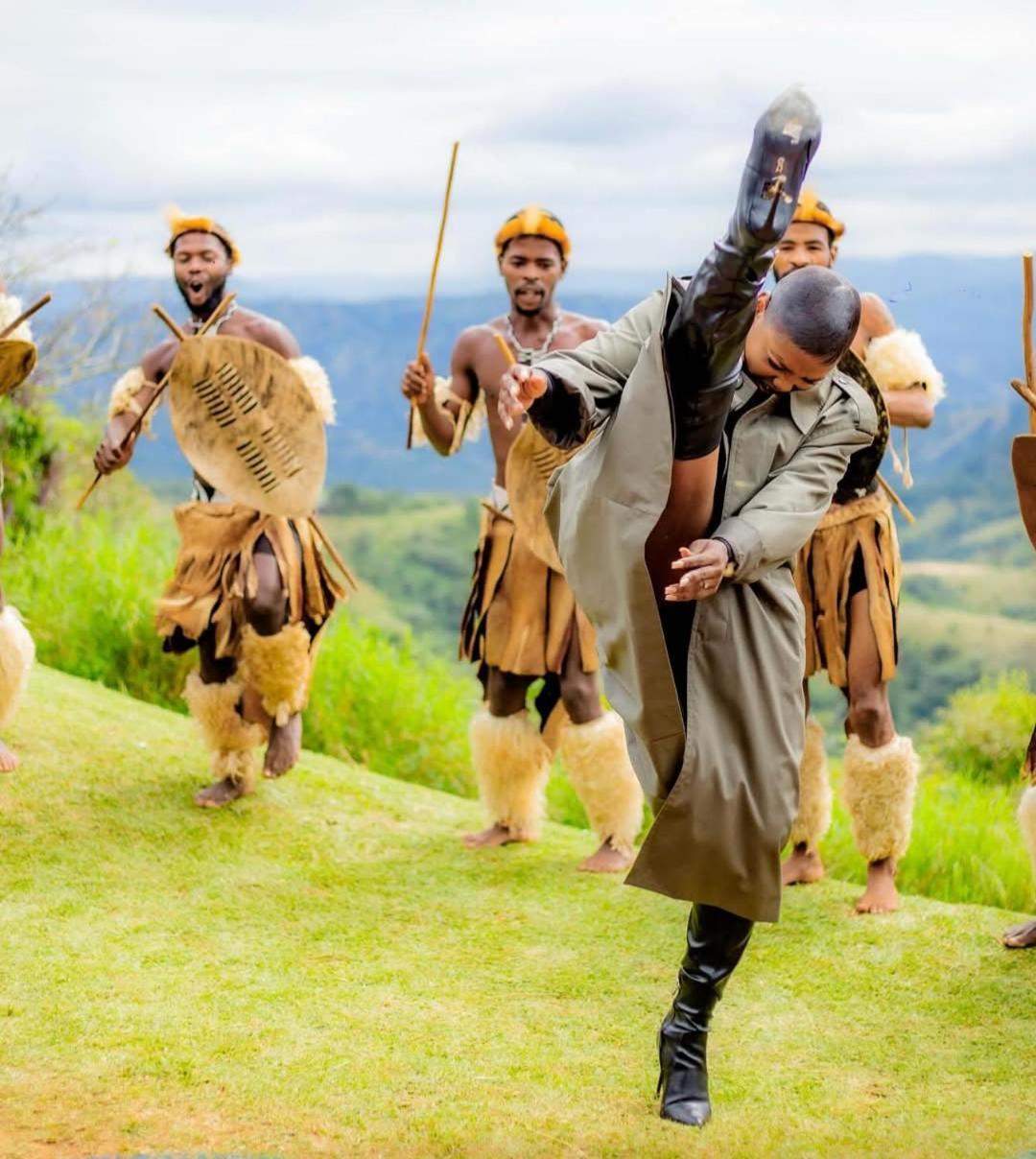 Вилла Phezulu Safari Park Botha's Hill Экстерьер фото